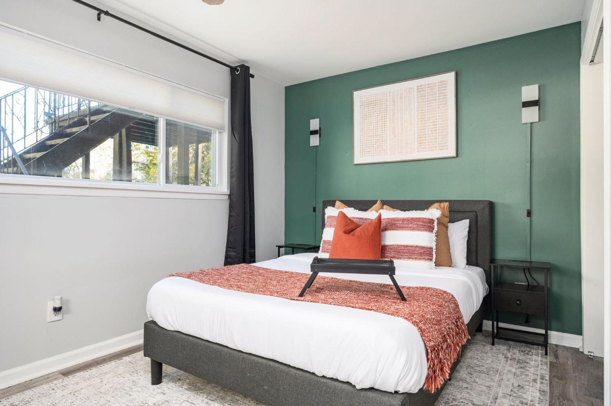 Quiet & Quaint Apartment, 5 Mins To Airport And 15 Mins To Downtown Apartamento
